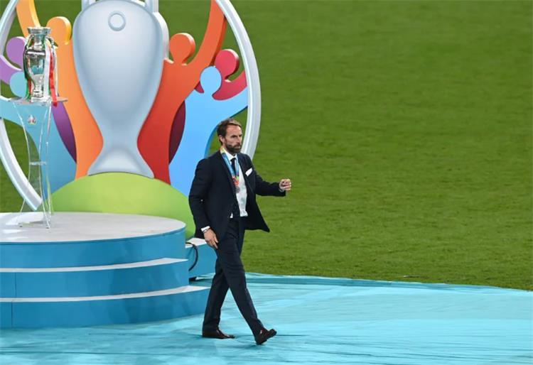 ساوثجيت: أتحمل مسؤولية ركلات الترجيح.. ولا أريد الحديث عن كأس العالم
