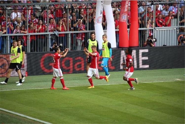 نتائج البوندسليجا.. بايرن ميونخ يتعادل مع كولن تاركا فرصة لدورتموند للاقتراب منه