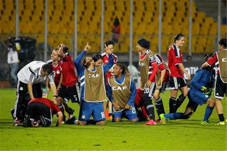 عيد عبدالملك: نسعى لتحقيق إنجاز لكرة القدم النسائية
