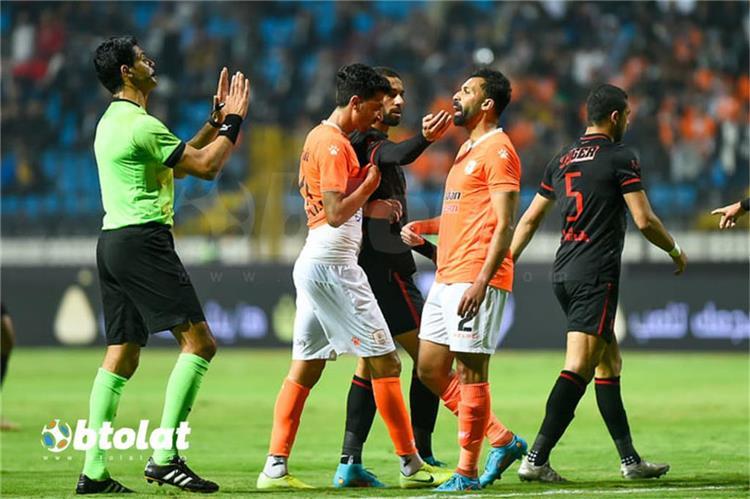 أحمد الشناوي يكشف مدى صحة قرارات حكم مباراة الأهلي وفاركو