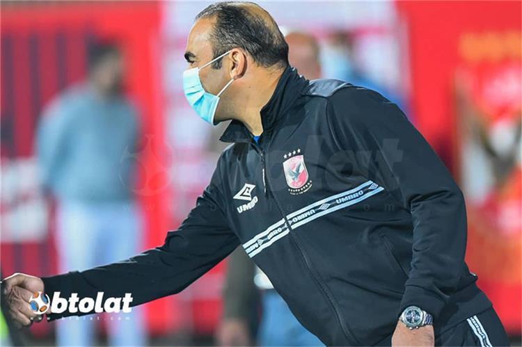 عبد الحفيظ يُعلن موقف بيرسي تاو من مباراة الأهلي وصن داونز
