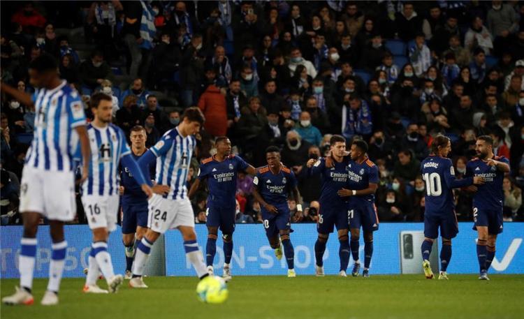 يوفيتش وفينيسيوس يقودان ريال مدريد لفوز هام على ريال سوسيداد والابتعاد بصدارة الدوري الإسباني