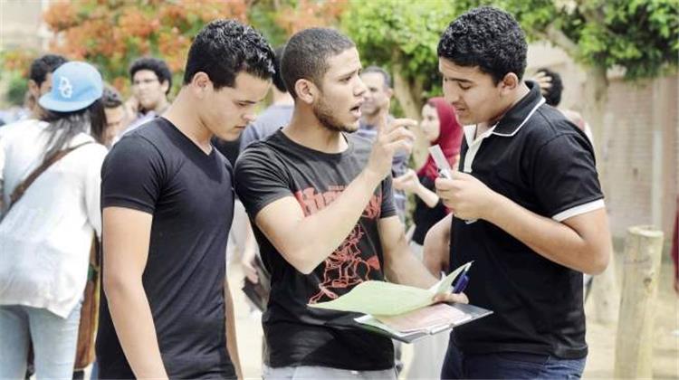 بالفيديو.. طلاب الثانوية عن امتحان التفاضل: «جايبين أسئلة أول مرة نشوفها»