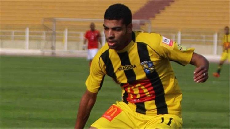 علي فتحي يُنهي اجراءات انتقاله إلى الزمالك