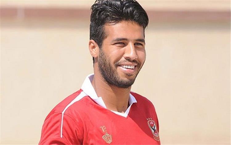 مدافع الأهلي يتلقى عرضاً من الاسماعيلي