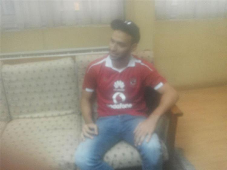 ميدو جابر يوقع على عقود انضمامه للأهلي