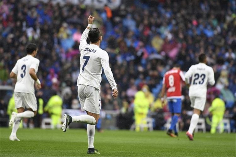 #نتائج_الليجا.. ريال مدريد يواصل الصدارة بثنائية في مرمى سبورتينج خيخون